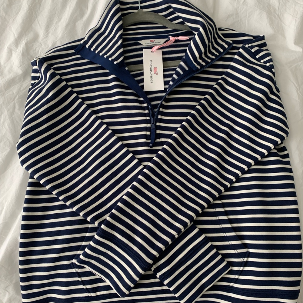 Vineyard Vines lightweight dream cloth funnel neck 1/2 zip- NWT!